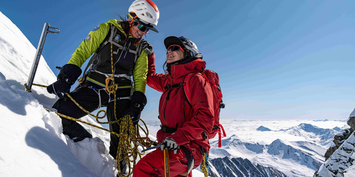 Manuela Mandl & Elisabeth Fürstaller am Gipfel des Großglockners. Foto: Berg im Bild